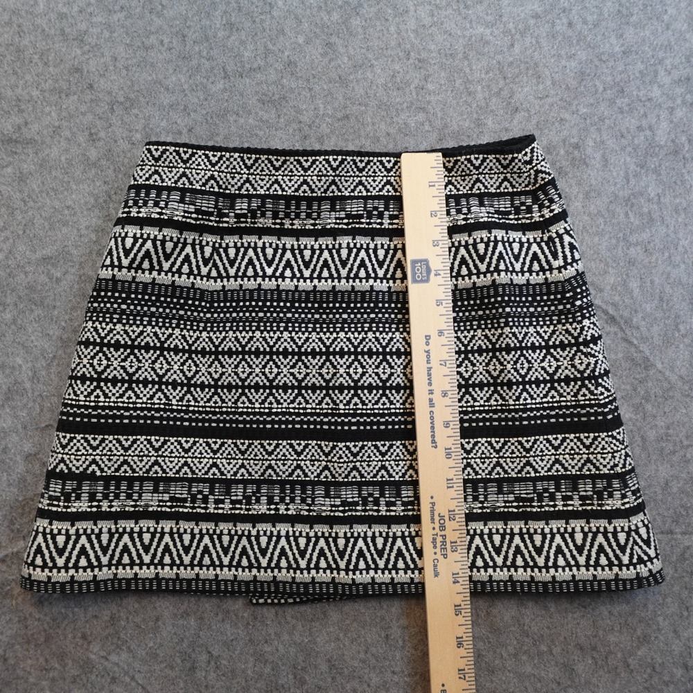 Alice Olivia Skirt Women 4 Black White Geometric Wrap Mini Aztec Tribal - Picture 3 of 8